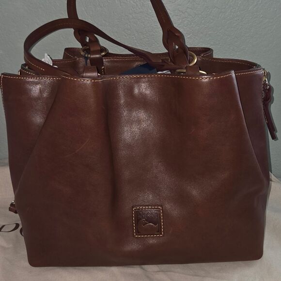 Dooney & Bourke Large Zip Barlow Florentine Leather Tote In Chestnut - Picture 3 of 9